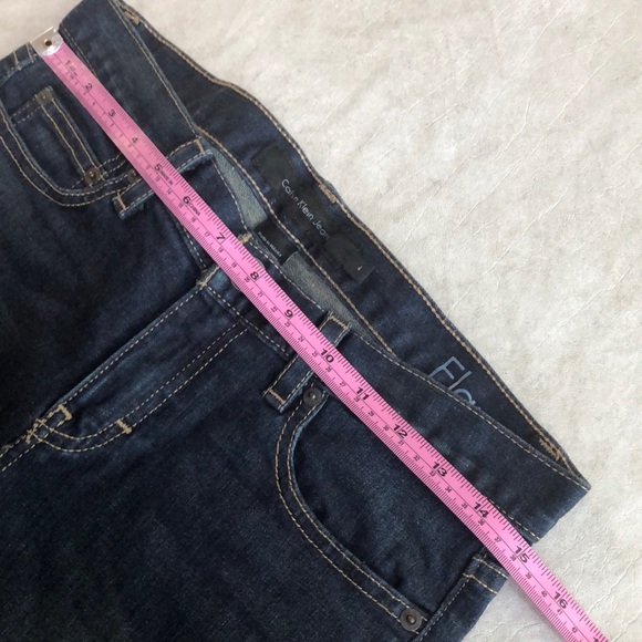 Calvin Klein Women's Flare Dark Blue Denim Washed Jeans Style WG41A50C Size 4X32 - Picture 9 of 13
